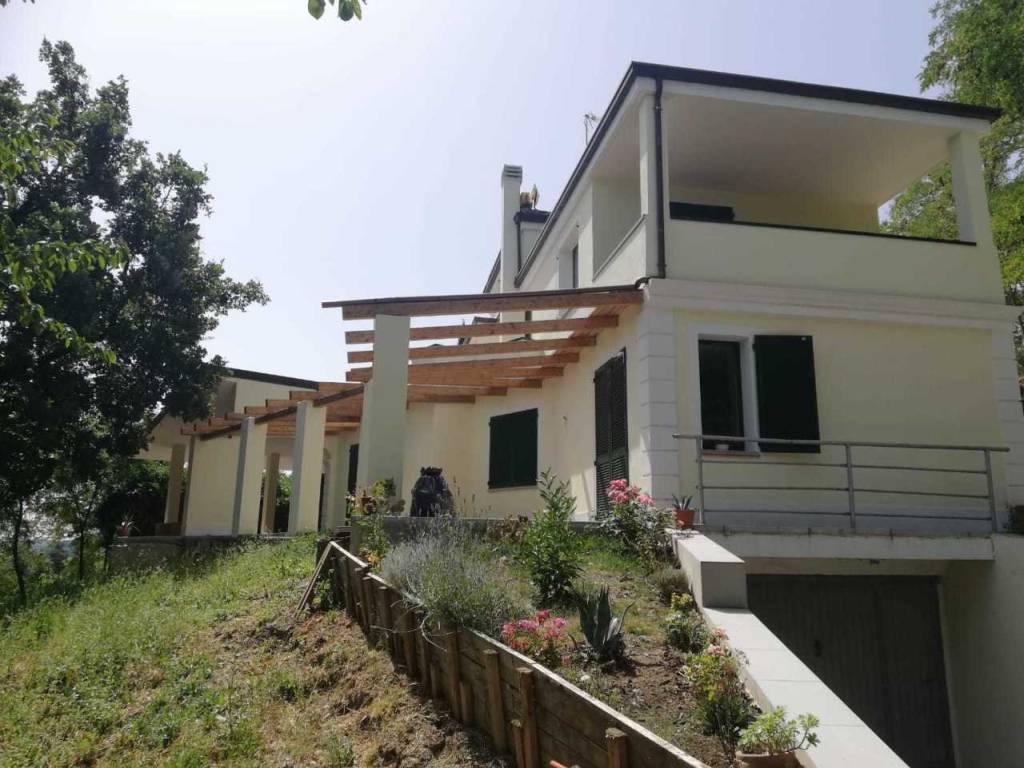 casa indipendente in vendita a Montescudo-Monte Colombo in zona Montescudo