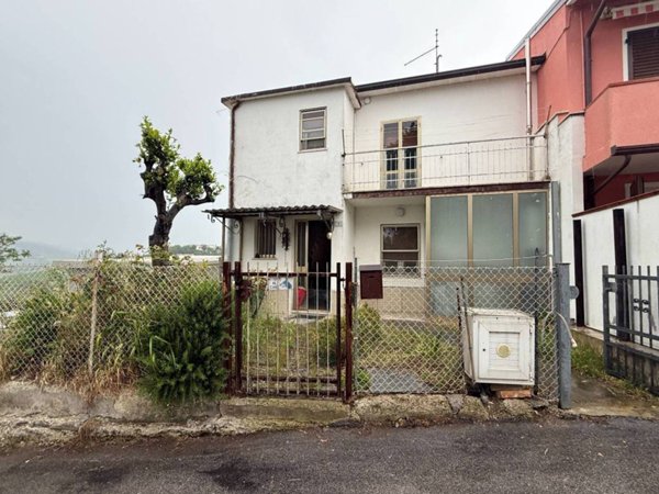 casa indipendente in vendita a Montescudo-Monte Colombo in zona Montescudo