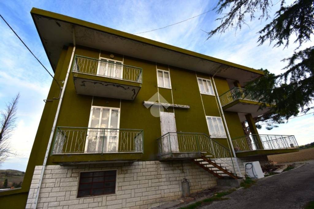 appartamento in vendita a Montescudo-Monte Colombo in zona Montescudo