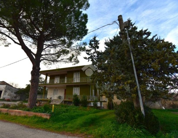 appartamento in vendita a Montescudo-Monte Colombo in zona Montescudo