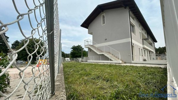 appartamento in vendita a Montescudo-Monte Colombo in zona Montescudo