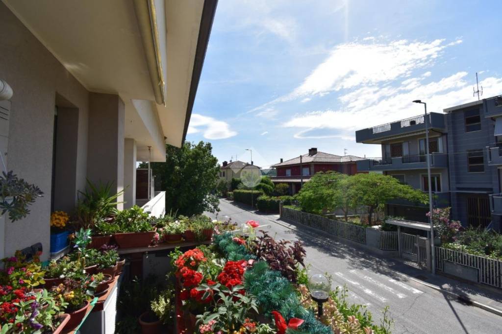 appartamento in vendita a Montescudo-Monte Colombo in zona Montescudo