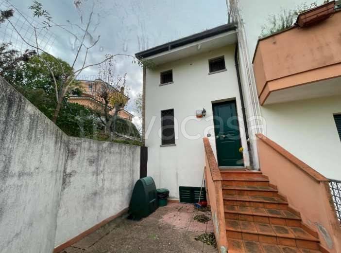 appartamento in vendita a Montescudo-Monte Colombo in zona Montescudo