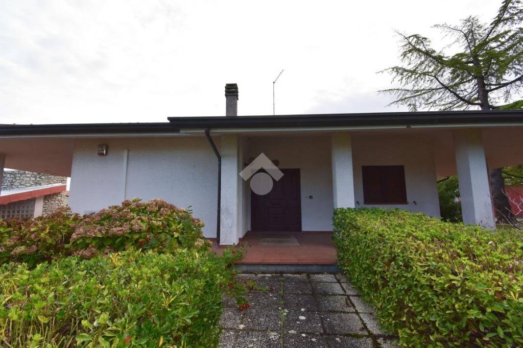 casa indipendente in vendita a Montescudo-Monte Colombo in zona Taverna