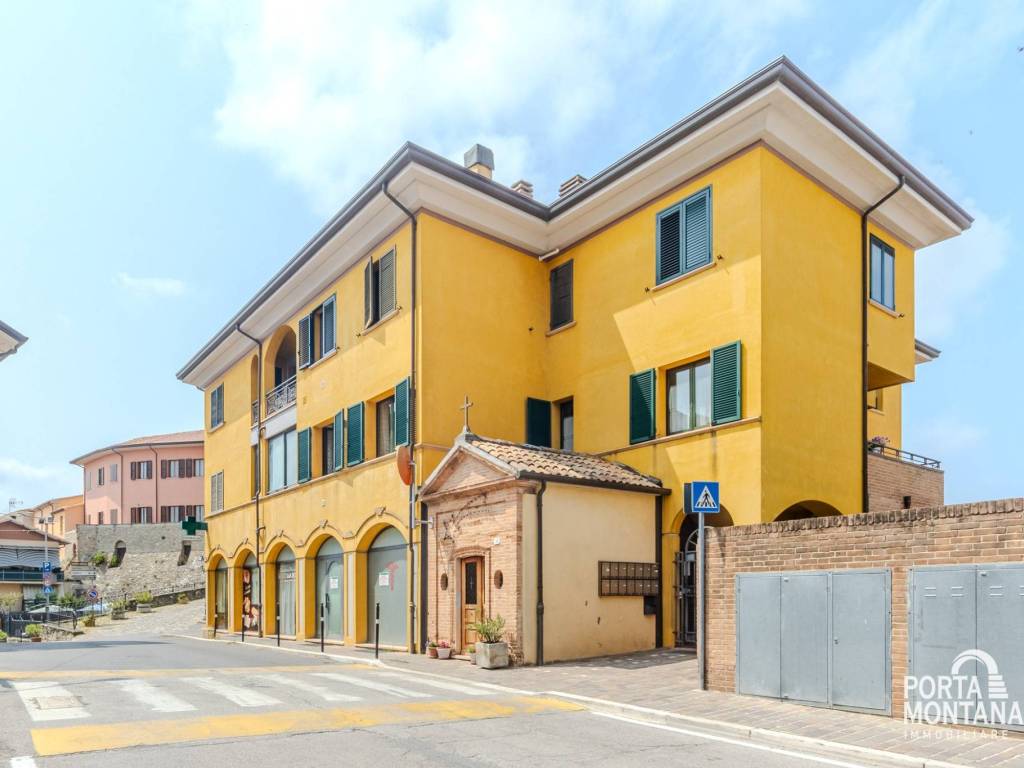 appartamento in vendita a Montescudo-Monte Colombo in zona Montescudo