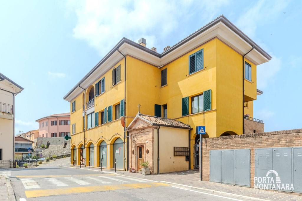 appartamento in vendita a Montescudo-Monte Colombo in zona Montescudo