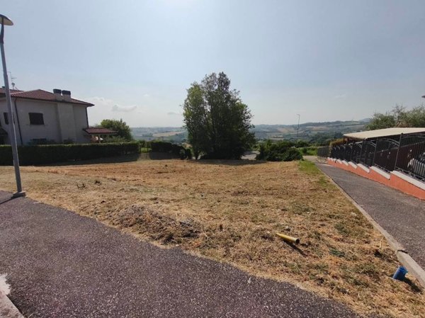 terreno edificabile in vendita a Montescudo-Monte Colombo in zona Montescudo