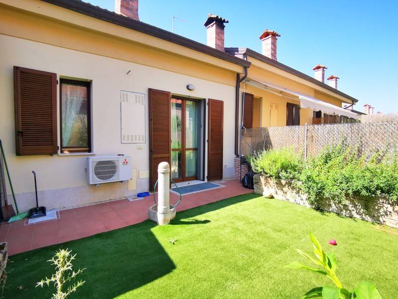 casa indipendente in vendita a Montescudo-Monte Colombo in zona Montescudo