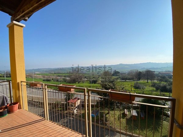 appartamento in vendita a Montescudo-Monte Colombo in zona San Savino