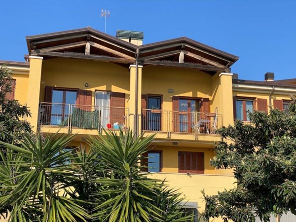 appartamento in vendita a Montescudo-Monte Colombo in zona San Savino