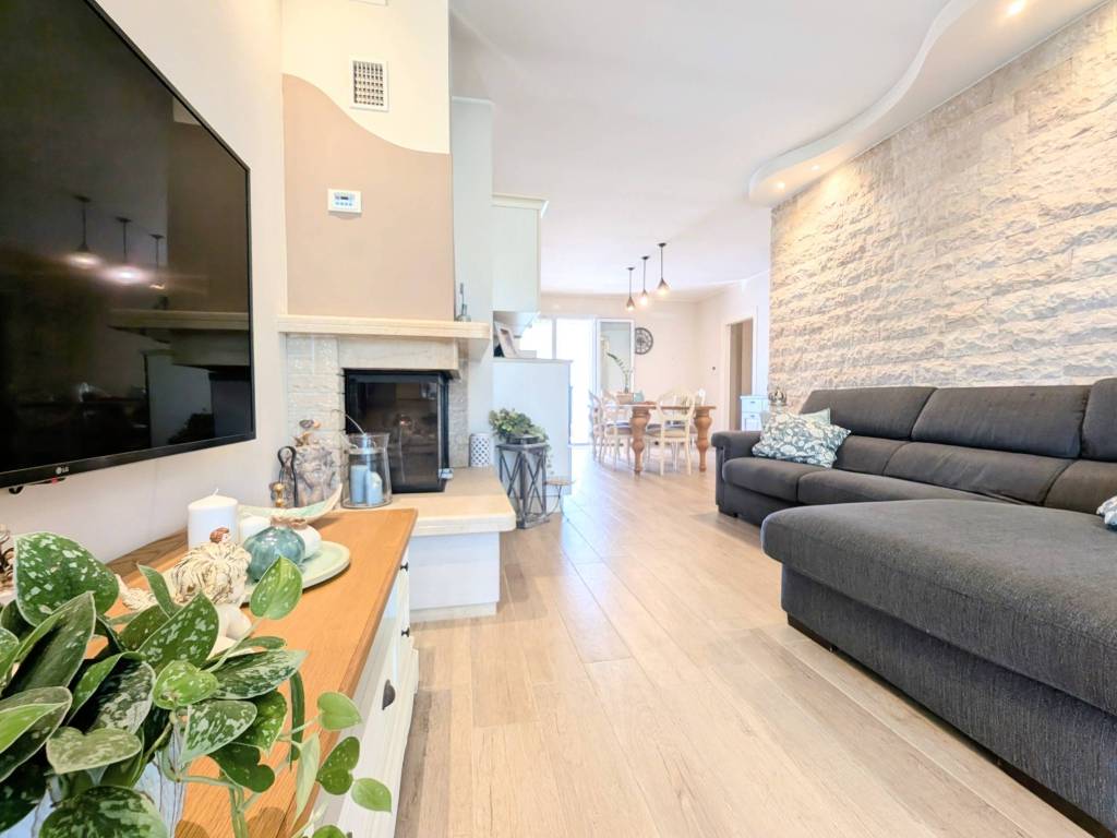 casa indipendente in vendita a Montescudo-Monte Colombo in zona Croce