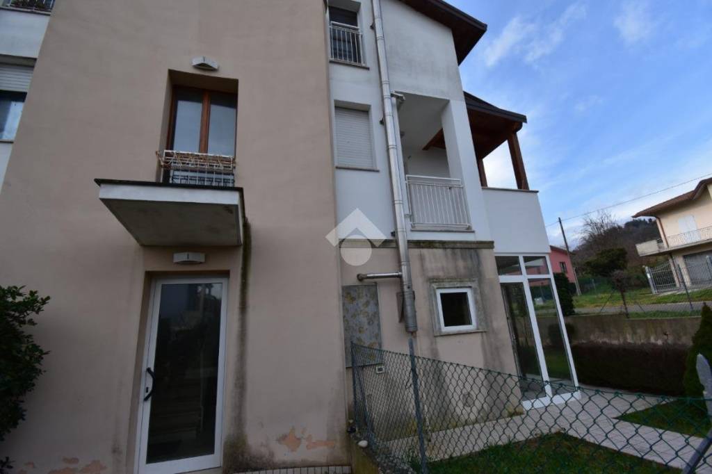 appartamento in vendita a Montescudo-Monte Colombo in zona Santa Maria del Piano