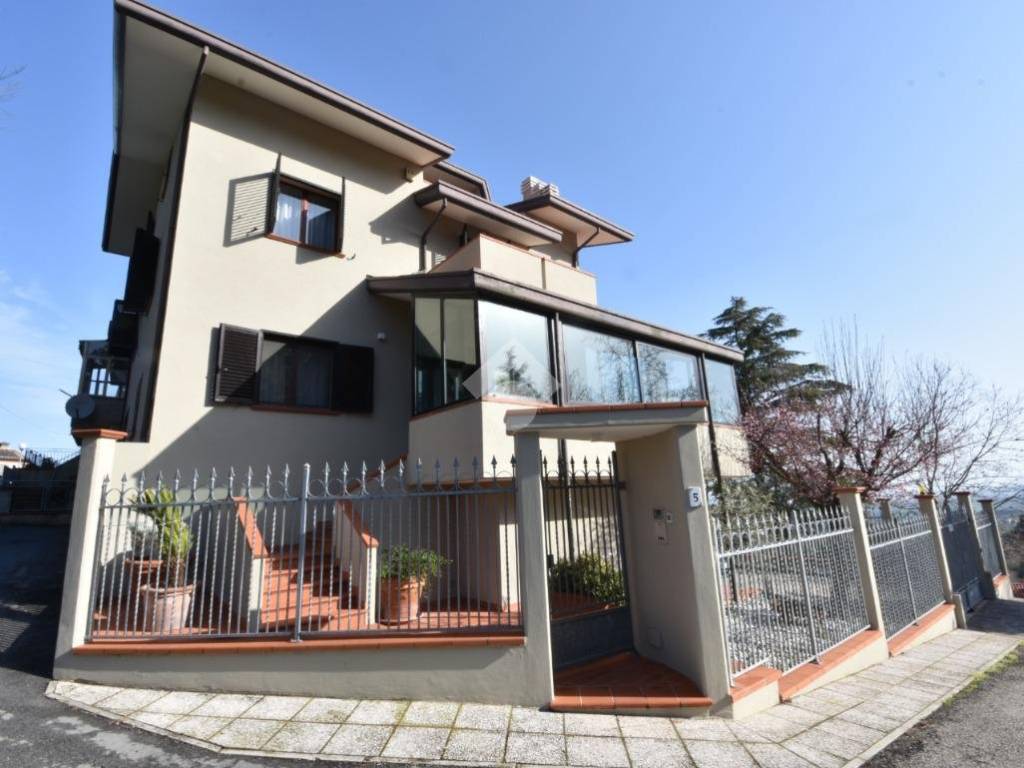 casa indipendente in vendita a Montescudo-Monte Colombo in zona Montescudo