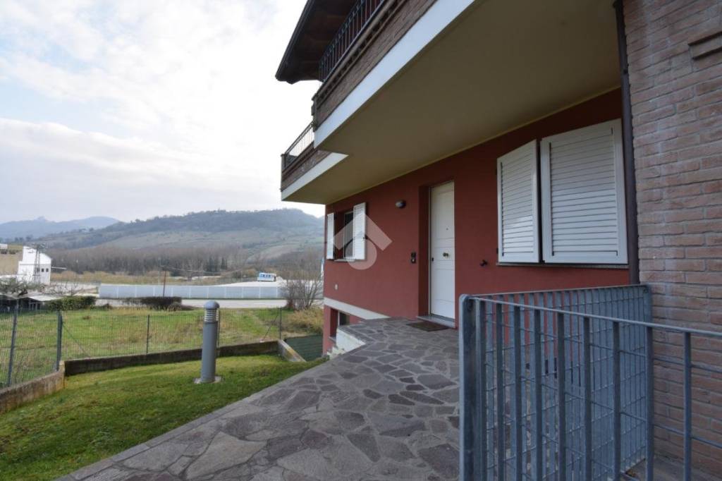 appartamento in vendita a Montescudo-Monte Colombo in zona Montescudo