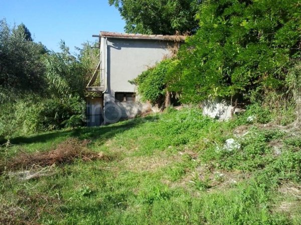 terreno edificabile in vendita a Montescudo-Monte Colombo in zona San Savino