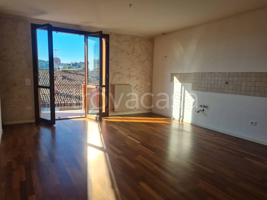 casa indipendente in vendita a Montescudo-Monte Colombo in zona Osteria Nuova