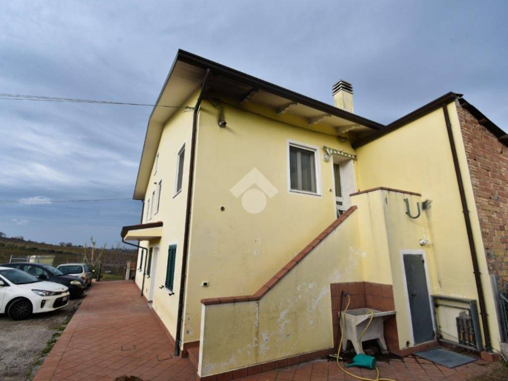 appartamento in vendita a Montescudo-Monte Colombo in zona San Savino