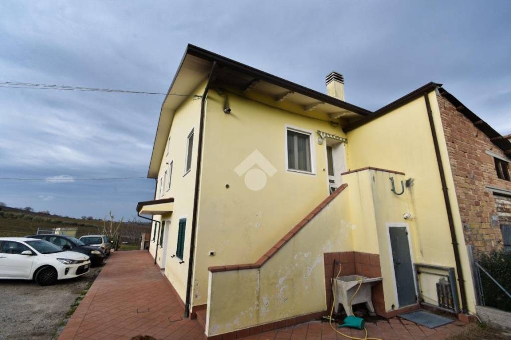 casa indipendente in vendita a Montescudo-Monte Colombo in zona Montescudo