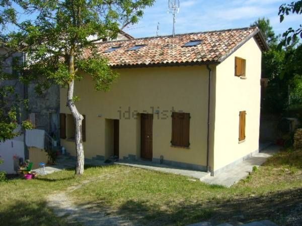 appartamento in vendita a Montescudo-Monte Colombo in zona Santa Maria del Piano