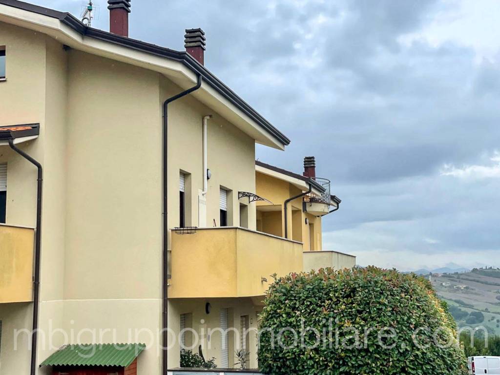 appartamento in vendita a Montescudo-Monte Colombo in zona Trarivi