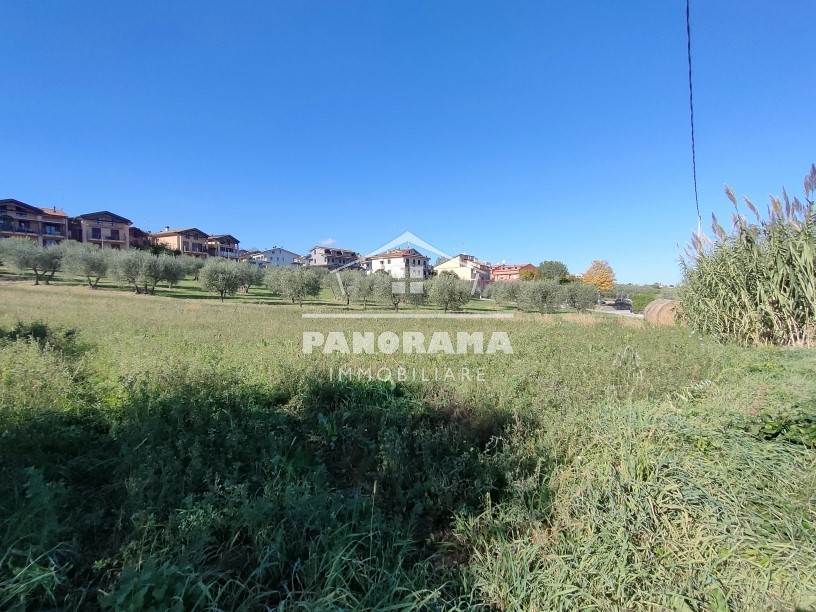 terreno edificabile in vendita a Montescudo-Monte Colombo in zona San Savino