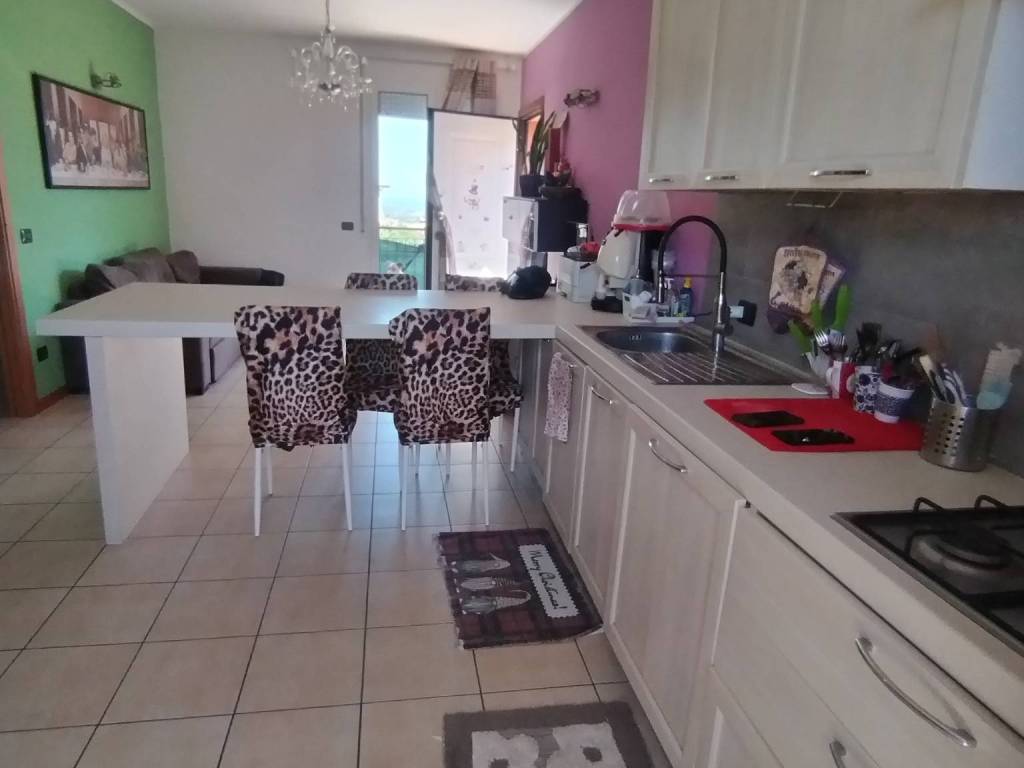 appartamento in vendita a Montescudo-Monte Colombo in zona Trarivi