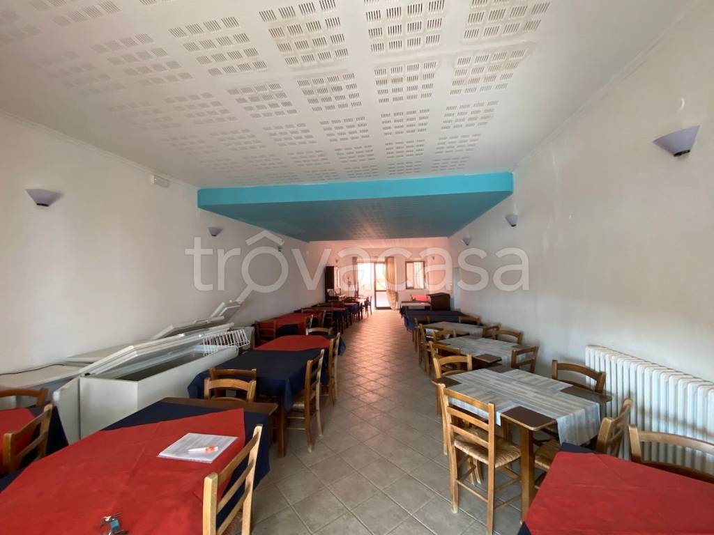 negozio in vendita a Montescudo-Monte Colombo in zona Montescudo