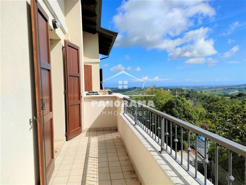 appartamento in vendita a Montescudo-Monte Colombo in zona Croce