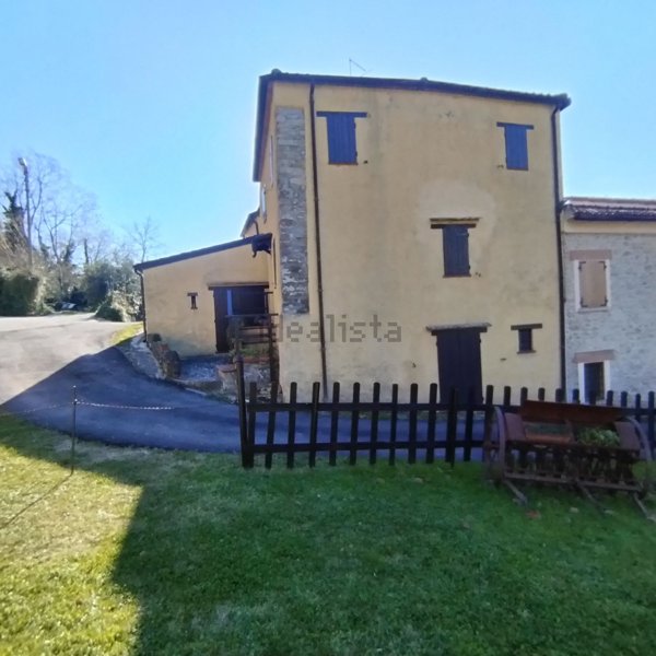 casa indipendente in vendita a Montescudo-Monte Colombo in zona Montescudo