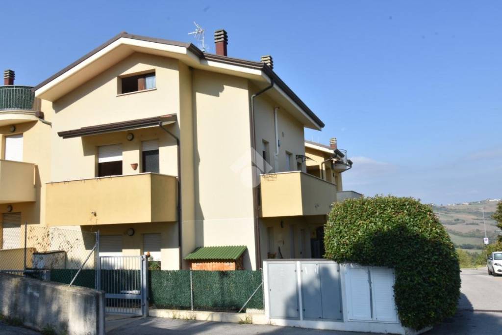 appartamento in vendita a Montescudo-Monte Colombo in zona Montescudo