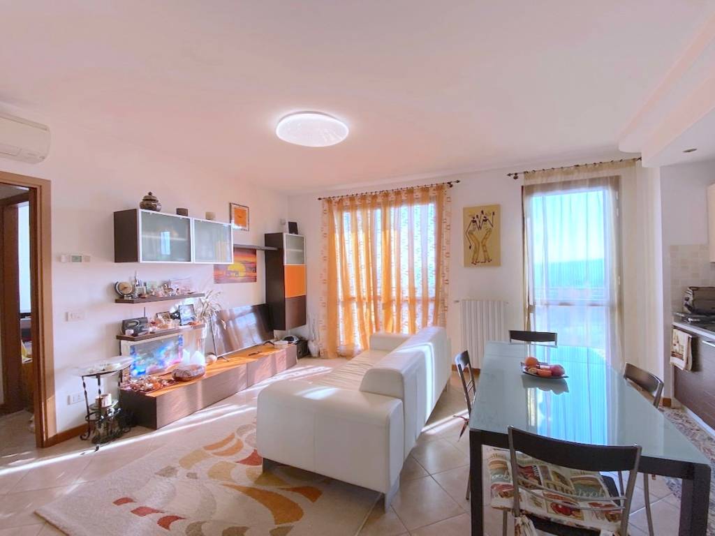 appartamento in vendita a Montescudo-Monte Colombo in zona San Savino