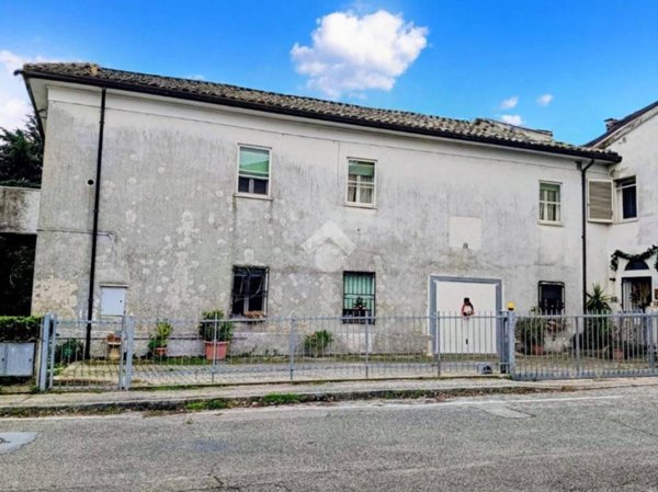 appartamento in vendita a Montescudo-Monte Colombo in zona Montescudo