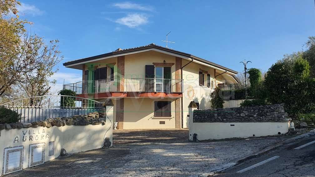 casa indipendente in vendita a Montescudo-Monte Colombo in zona Albereto