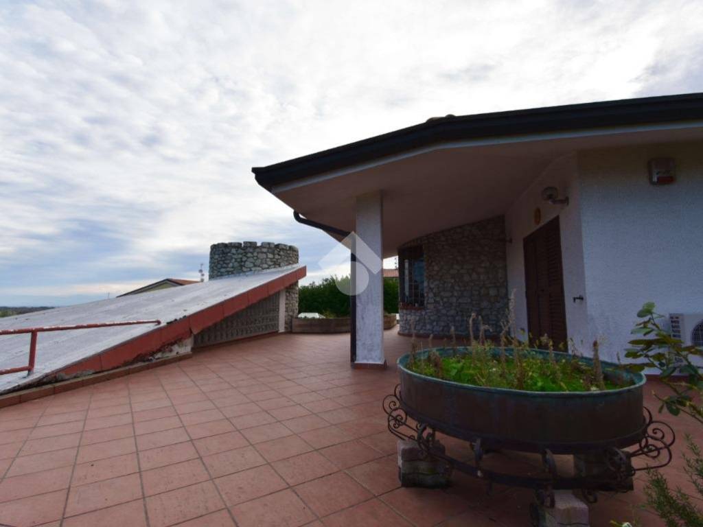 casa indipendente in vendita a Montescudo-Monte Colombo in zona Montescudo