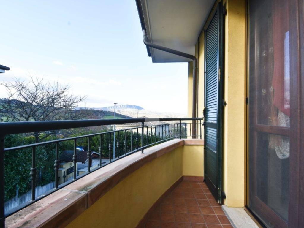 appartamento in vendita a Montescudo-Monte Colombo in zona Trarivi