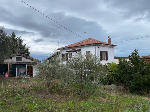 casa indipendente in vendita a Montescudo-Monte Colombo in zona Montescudo