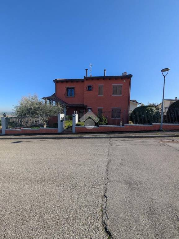 casa indipendente in vendita a Montescudo-Monte Colombo in zona Montescudo