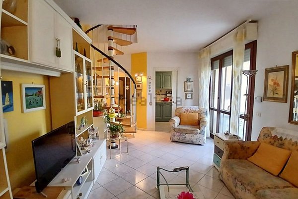 appartamento in vendita a Montescudo-Monte Colombo in zona Osteria Nuova