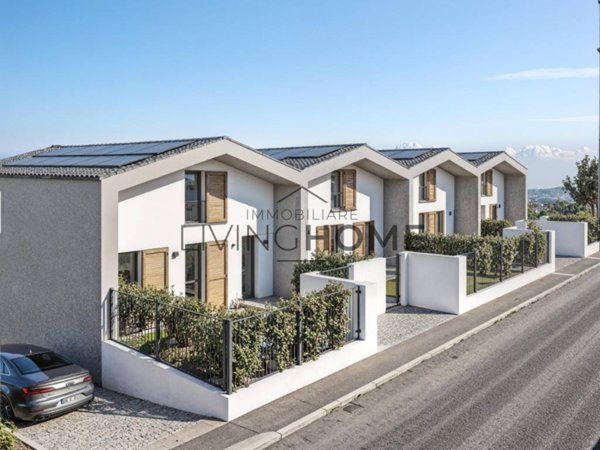 casa indipendente in vendita a Montescudo-Monte Colombo in zona Montescudo