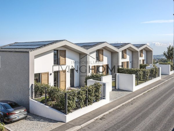 casa indipendente in vendita a Montescudo-Monte Colombo in zona Montescudo