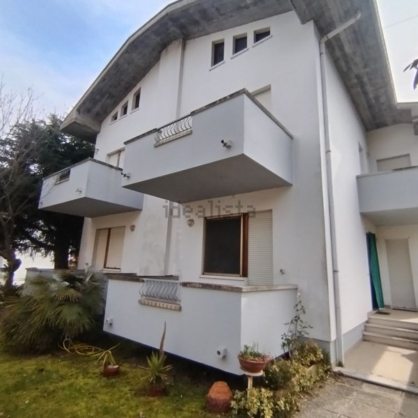 casa indipendente in vendita a Montescudo-Monte Colombo in zona Monte Colombo