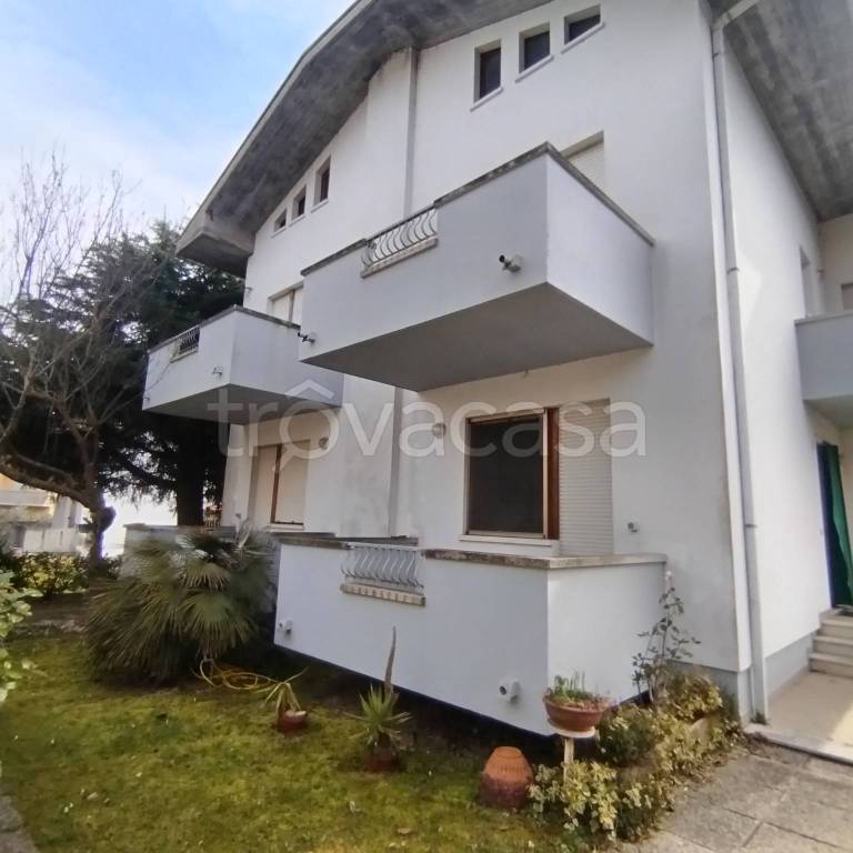 casa indipendente in vendita a Montescudo-Monte Colombo in zona Monte Colombo