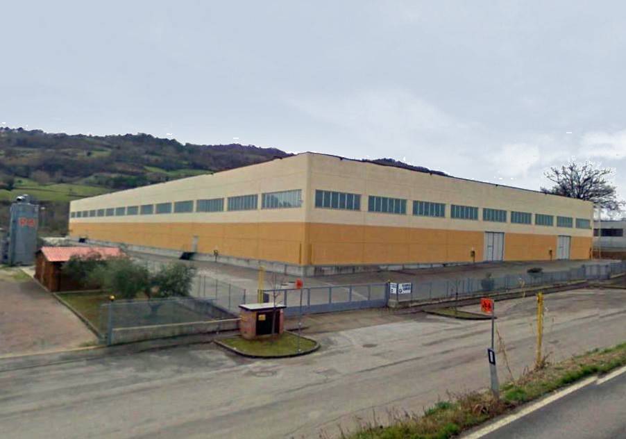 locale commerciale in vendita a Montescudo-Monte Colombo in zona Montescudo