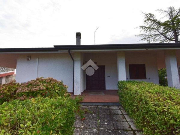 casa indipendente in vendita a Montescudo-Monte Colombo in zona Montescudo