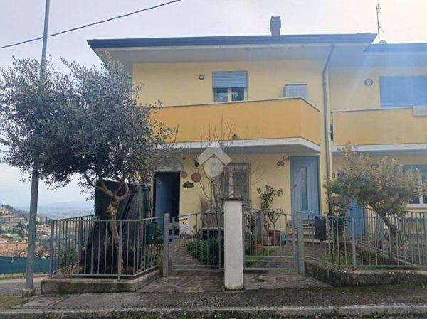 appartamento in vendita a Montescudo-Monte Colombo in zona Montescudo