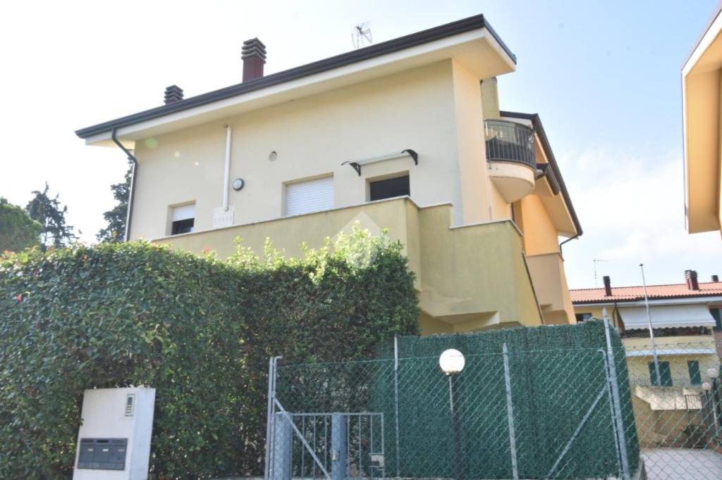 appartamento in vendita a Montescudo-Monte Colombo in zona Montescudo