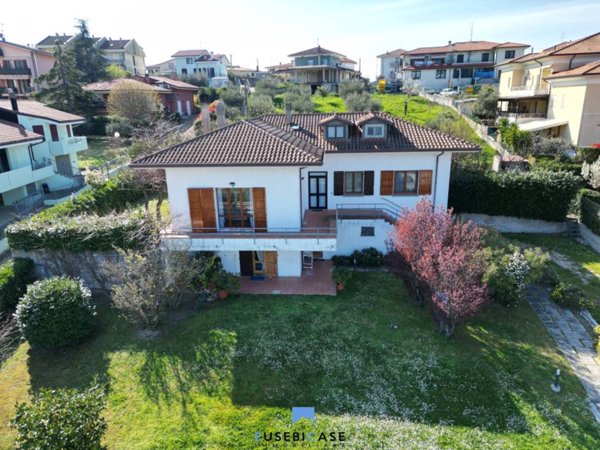 casa indipendente in vendita a Montescudo-Monte Colombo in zona Montescudo