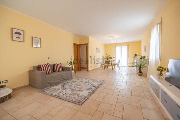 casa indipendente in vendita a Montescudo-Monte Colombo in zona Montescudo