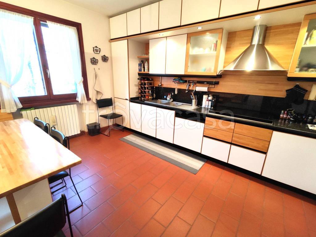 casa indipendente in vendita a Montescudo-Monte Colombo in zona Montescudo