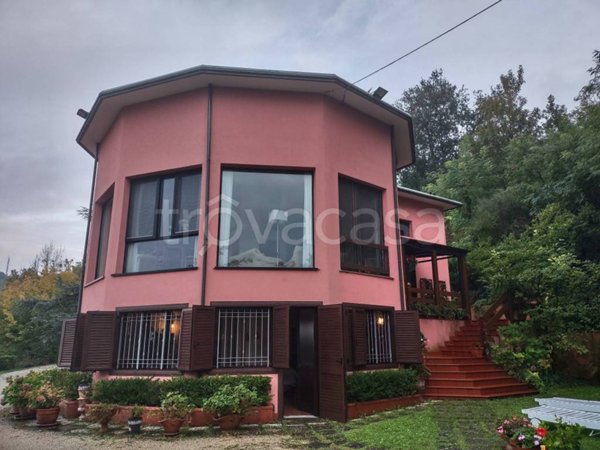 casa indipendente in vendita a Montescudo-Monte Colombo in zona Albereto